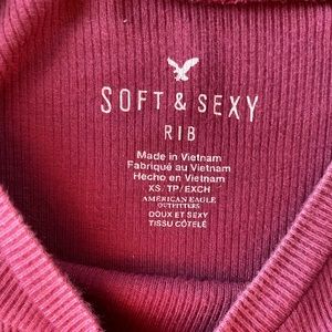 Womens American eagle T-shirt